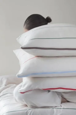 ALIGN bed set