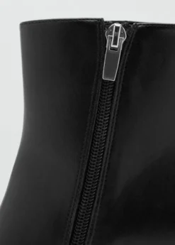 Ankle boots with block heel
