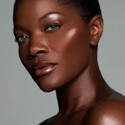 Bio-Radiant Glassy Highlighter Balm - Lystergivande ansiktsbalsam