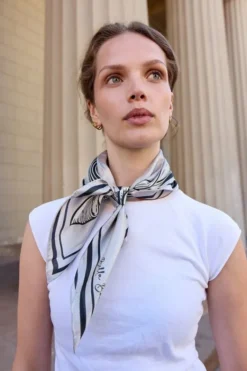 BOWS Scarf