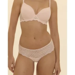 CARESSE Shorty