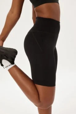 Compressive High-Rise Bike Shorts