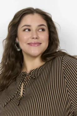 Curvy WA-GENTINA 4 Kjole Mørk sand