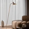 Darci | Gulvlampe | Sandfarvet