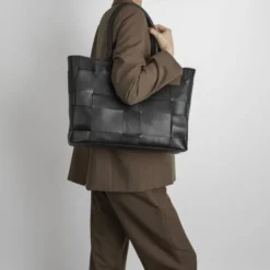 Euleenmbg Shopper, Antique