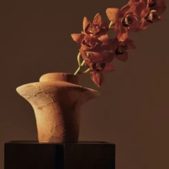 Evio Vase - H22 - Burnt Umber