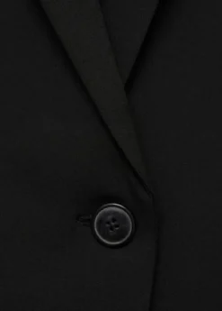 Fitted suit jacket