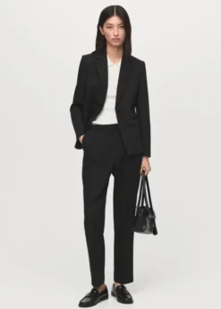 Fitted suit jacket