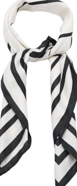 Geometric printed foulard