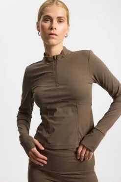 Half zip - True to body