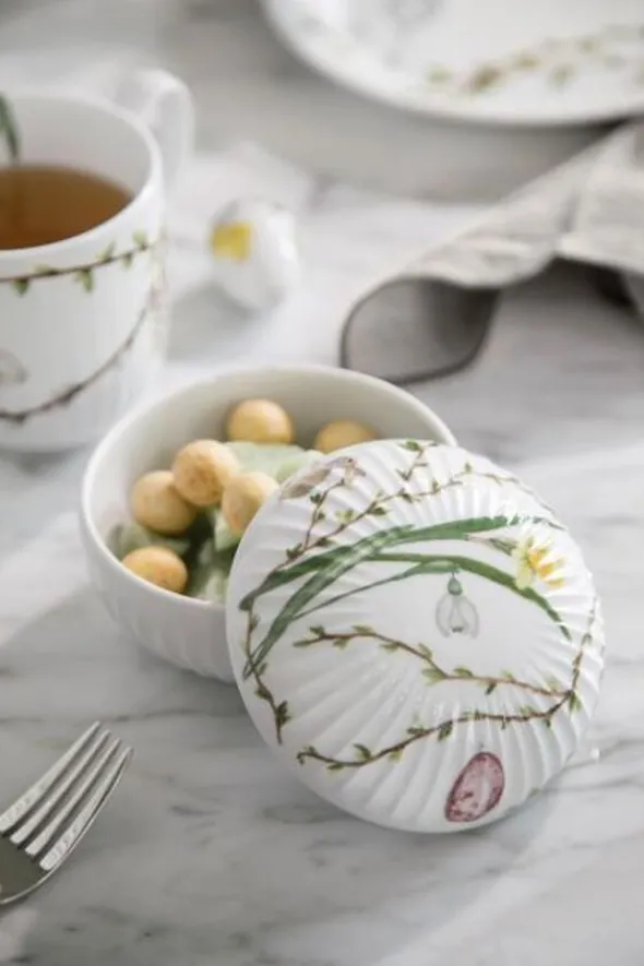 Hammershøi Easter Bonbonniere Ø12 cm hvid med dekoration