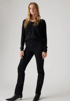 724 High Rise Straight Jeans