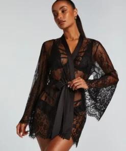 Isabelle Lace Kimono