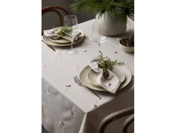 Julbordsduk dia180 Christmas Hearts Embroidery Rose