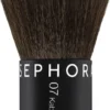 07 Kabuki brush - Intuitiv applicering med perfekt finish