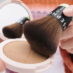 07 Kabuki brush - Intuitiv applicering med perfekt finish
