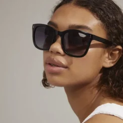 KATYA recycled iconic retro sunglasses black