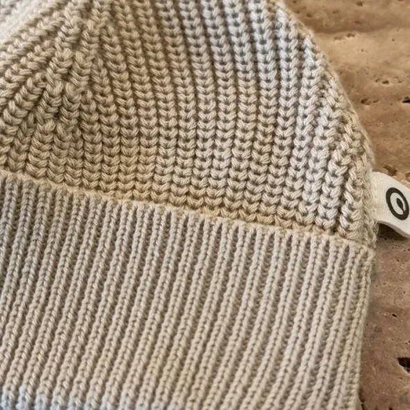 Knit chunky beanie