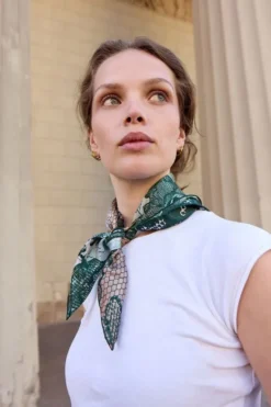 LACE Scarf