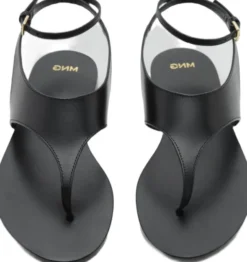 Leather straps sandals