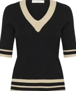 LeenahIW V-Neck Blouse