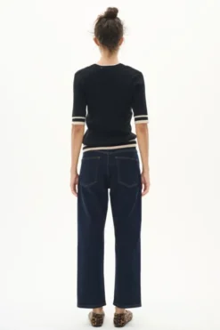 LeenahIW V-Neck Blouse
