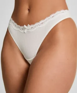 Lola Thong