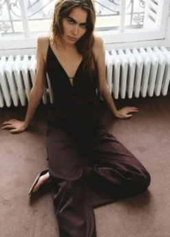 Long jumpsuit with V-neck