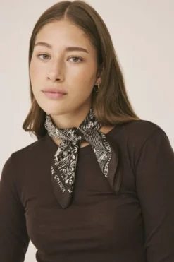 Magasin Iconic Scarf 53x53cm - 100% Silke
