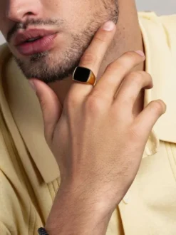 Men's Gold Signet Ring with Onyx