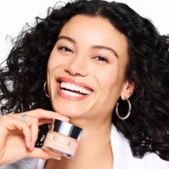 MOISTURE SURGE MEGASTARS
