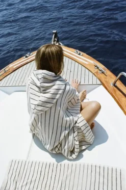 Naram Poncho - creme & ink