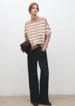 Oversized striped turtleneck sweate