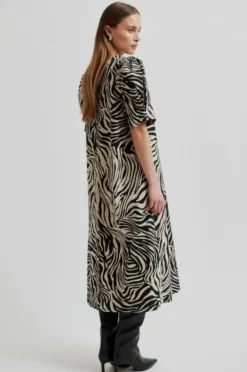 Pranni Dress