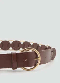 Rounded buckle belt