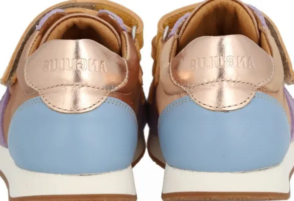 Running style sneaker