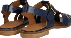 Sandal