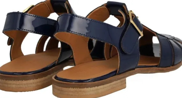 Sandal