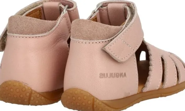 Sandal med broderi