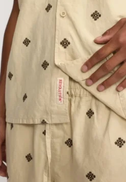 Short-sleeve shirts