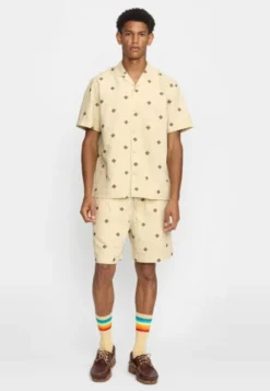 Short-sleeve shirts