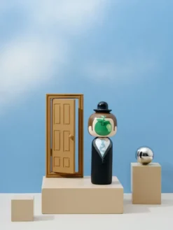Sketch.inc. - Kokeshi |René Magritte, 16,8 cm 1:1