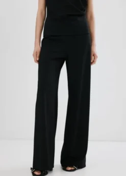 Straight-fit trousers with elastic