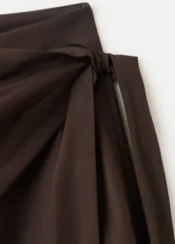 Straight-leg trousers with detachab