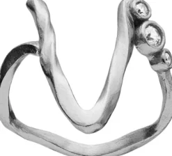 V Alphabet Ring