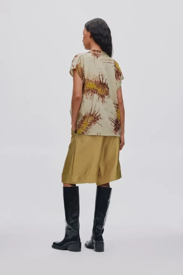 Woven gold shorts - Feliza
