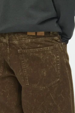 WWType 16 jorts 25377