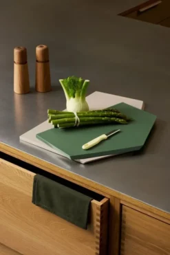 Zurich cutting board large, cumin